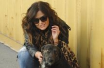 Compara Mariana Echeverría la adopción de un niño con la de un perro