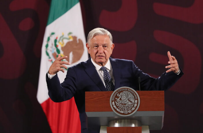 Niega López Obrador que la Reforma Judicial frene la inversión extranjera
