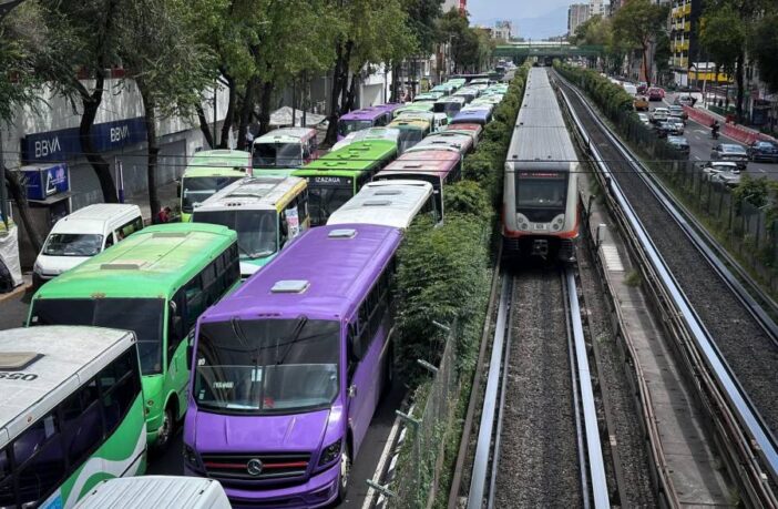 Transportistas preparan megabloqueo en CDMX este miércoles para exigir aumento en tarifas