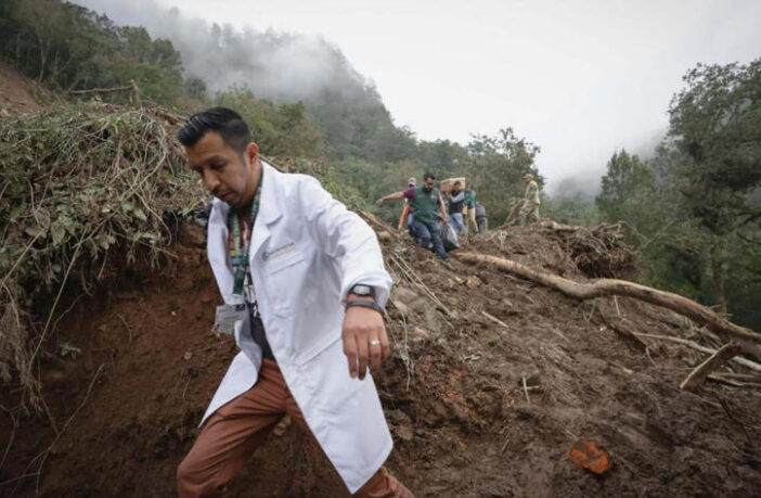 Sube a 80 el número de personas fallecidas por lluvias e inundaciones en 5 estados; hay 18 personas no localizadas