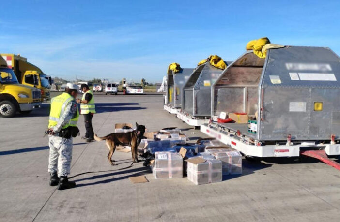 Guardia Nacional asegura más de cinco mil vapeadores con nicotina en el Aeropuerto Internacional de Hermosillo