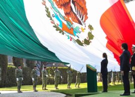 México es dignidad, valentía y grandeza: Sheinbaum en ceremonia por el Día de la Bandera
